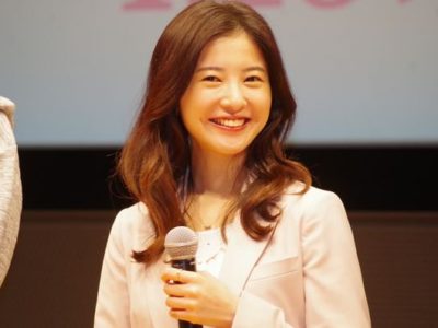 吉高由里子の衣装「わたし、定時で帰ります。」